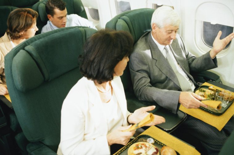 A 'diet detective' rates the best and worst US airline foods for health