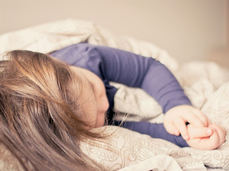 Poor Diet, Obesity and More Screen Time Linked With Insufficient Sleep in Children